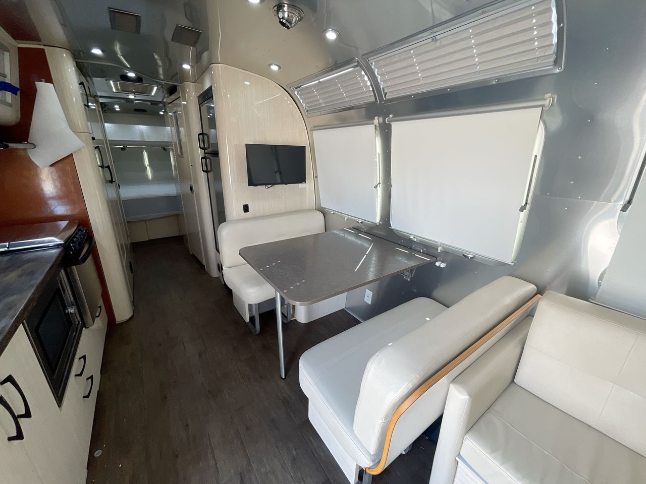 2018 Airstream 30RB (Rear Queen Bed) Base