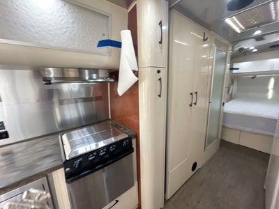 2018 Airstream 30RB (Rear Queen Bed) Base