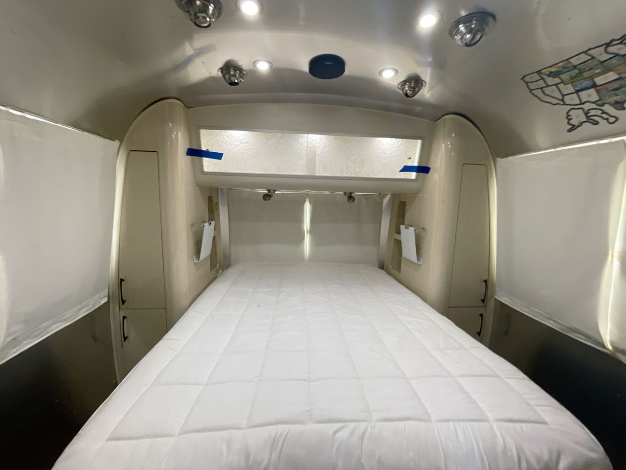 2018 Airstream 30RB (Rear Queen Bed) Base