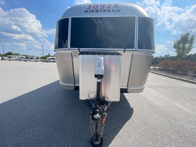 2018 Airstream 30RB (Rear Queen Bed) Base