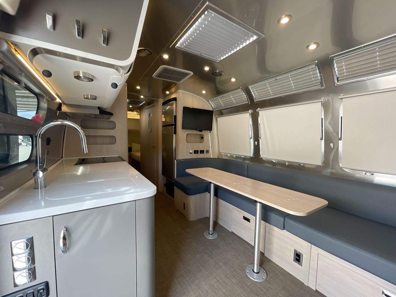 2024 Airstream 30RBT Base