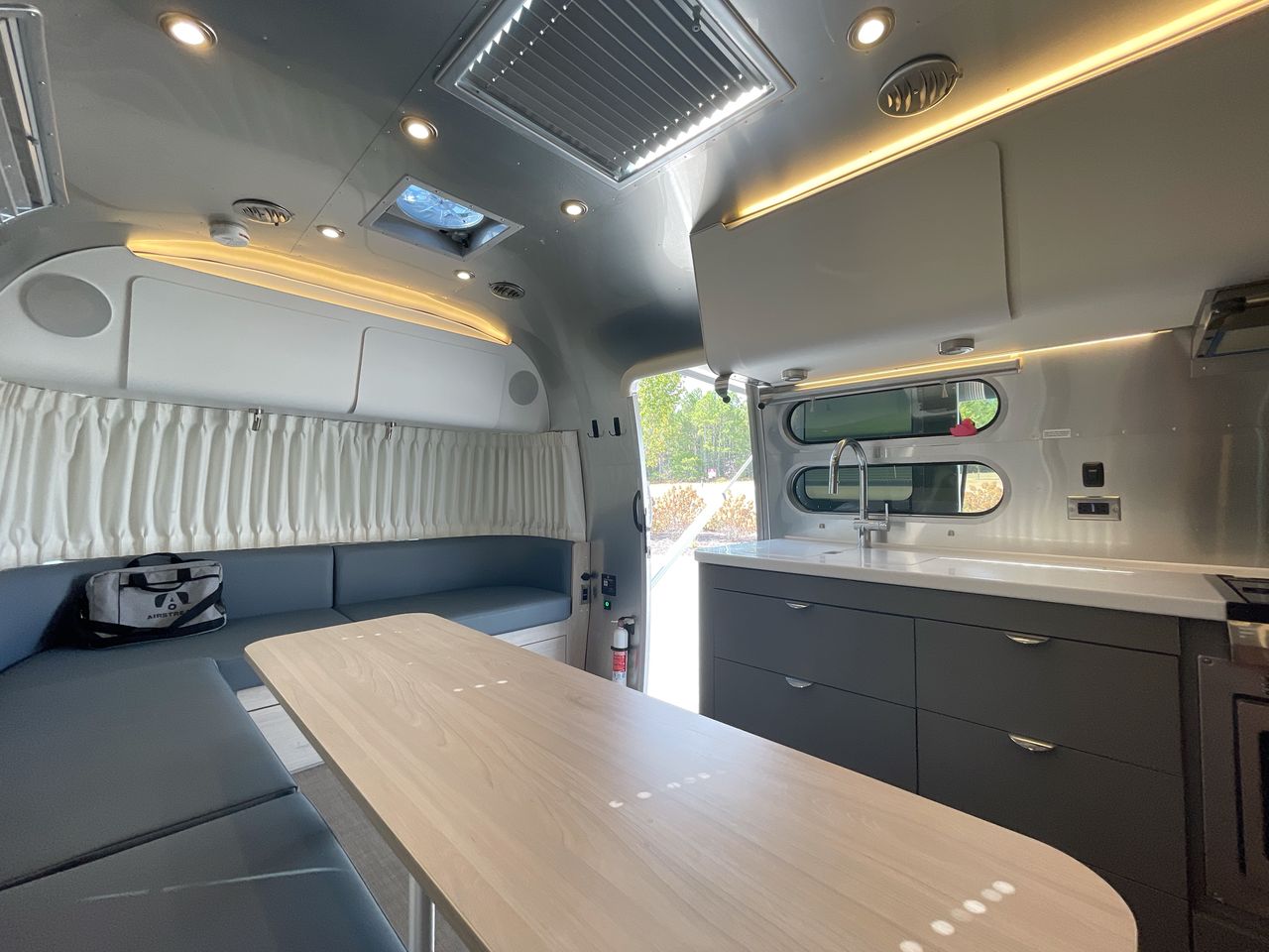 2024 Airstream 30RBT Base