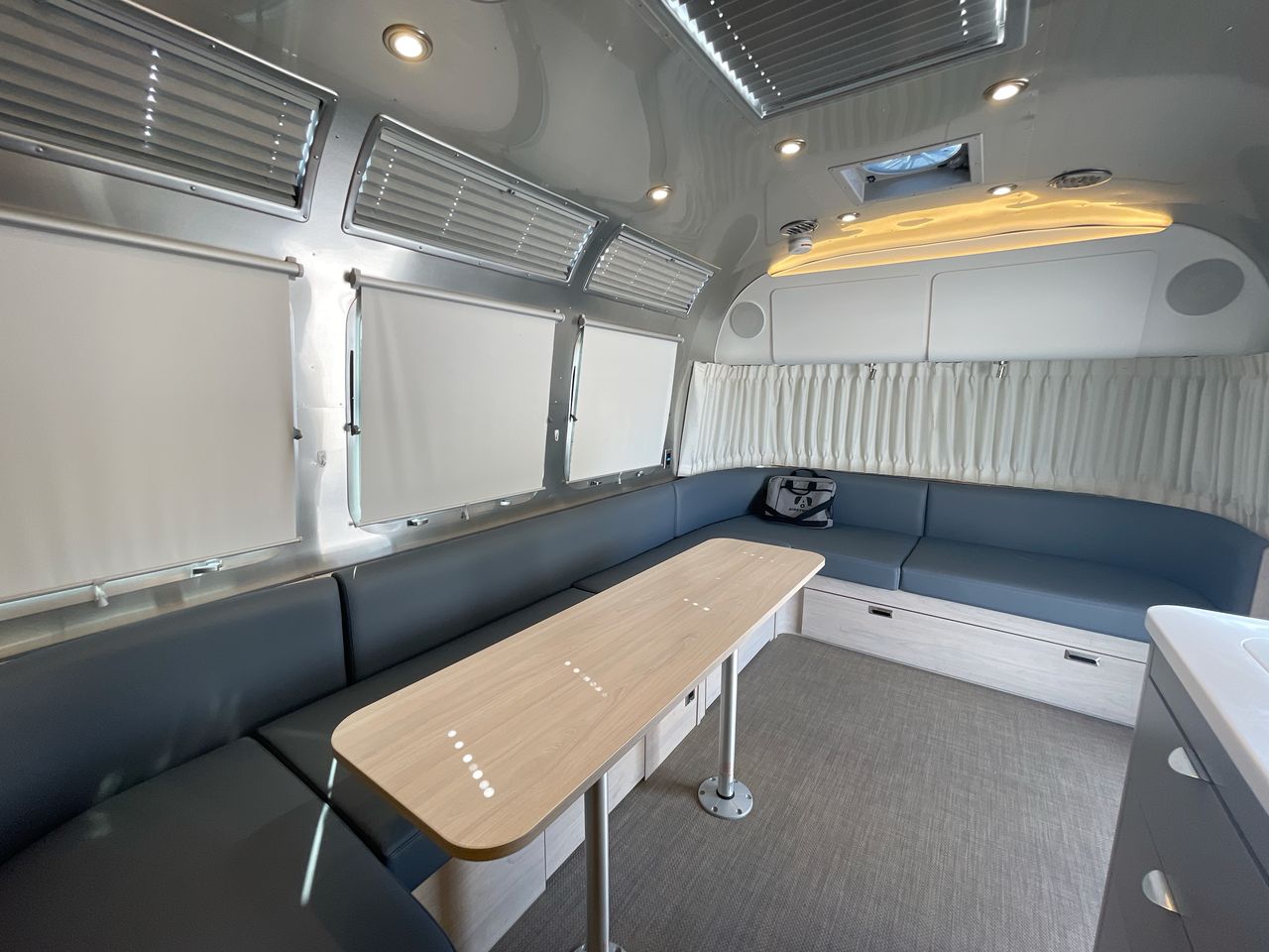 2024 Airstream 30RBT Base