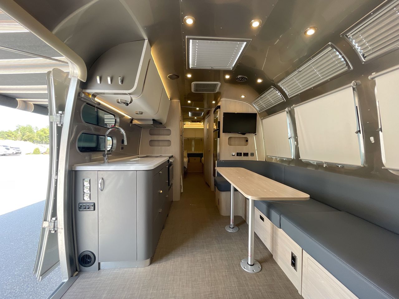 2024 Airstream 30RBT Base