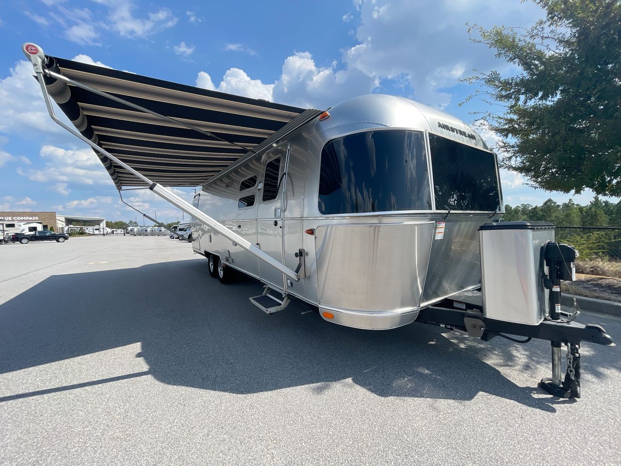 2024 Airstream 30RBT Base