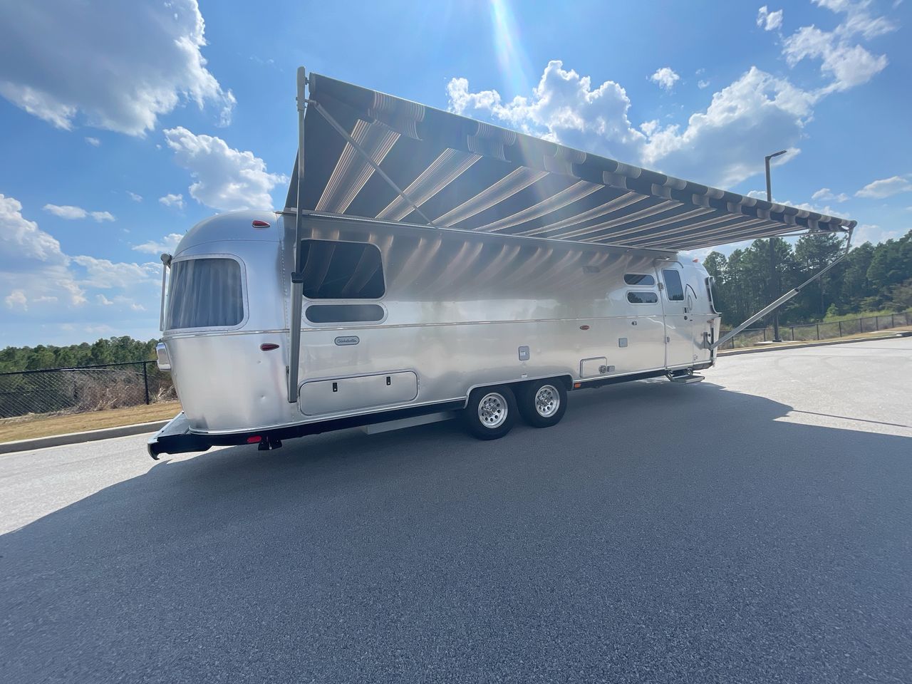 2024 Airstream 30RBT Base