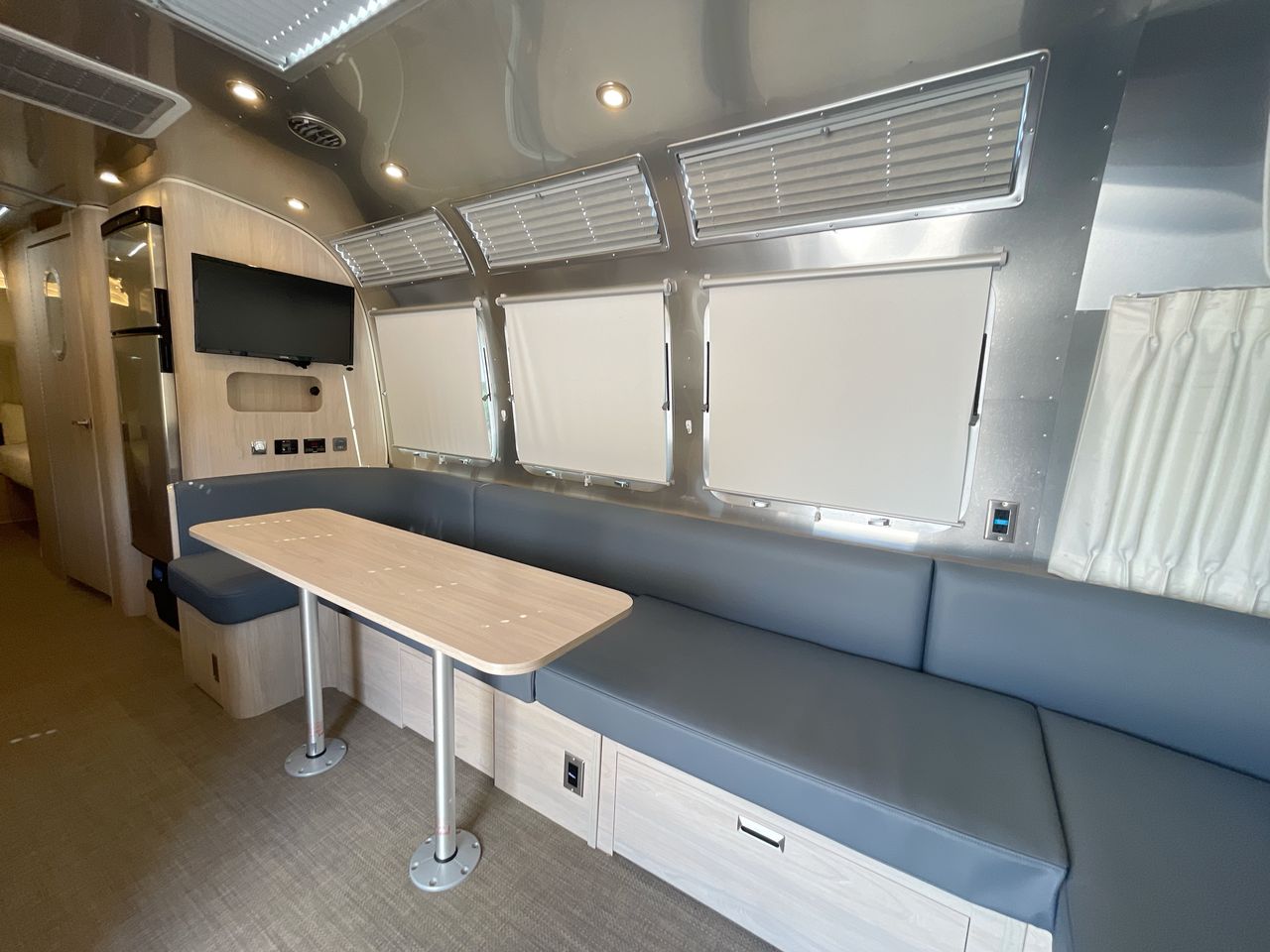 2024 Airstream 30RBT Base