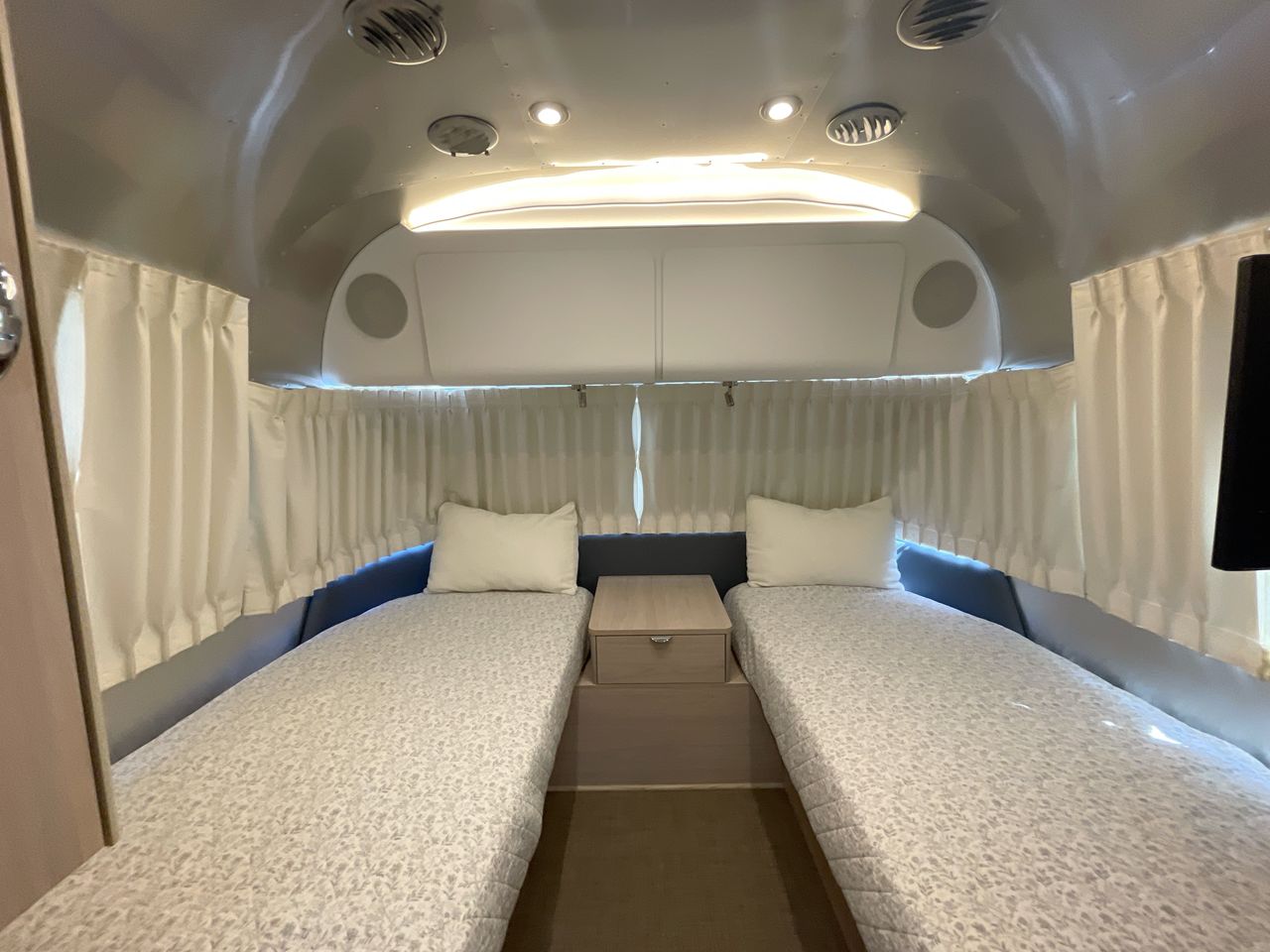 2024 Airstream 30RBT Base