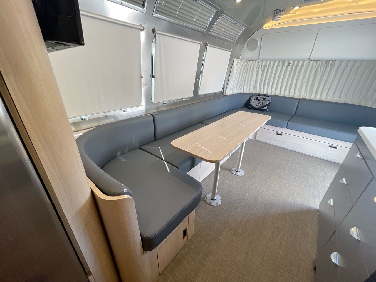 2024 Airstream 30RBT Base