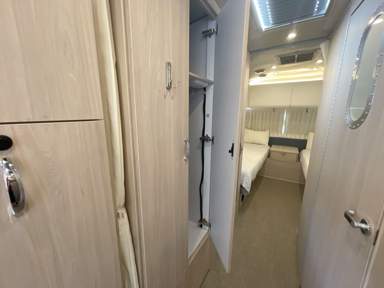 2024 Airstream 30RBT Base