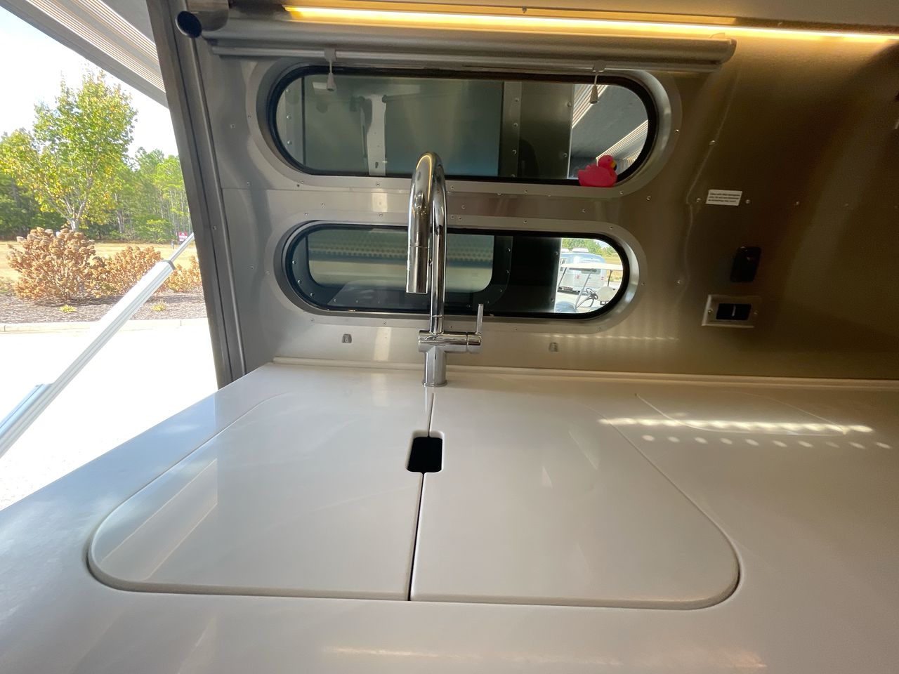 2024 Airstream 30RBT Base