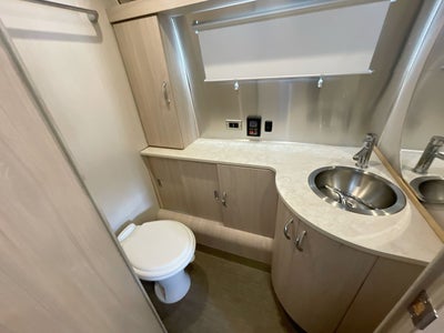 2024 Airstream 30RBT Base