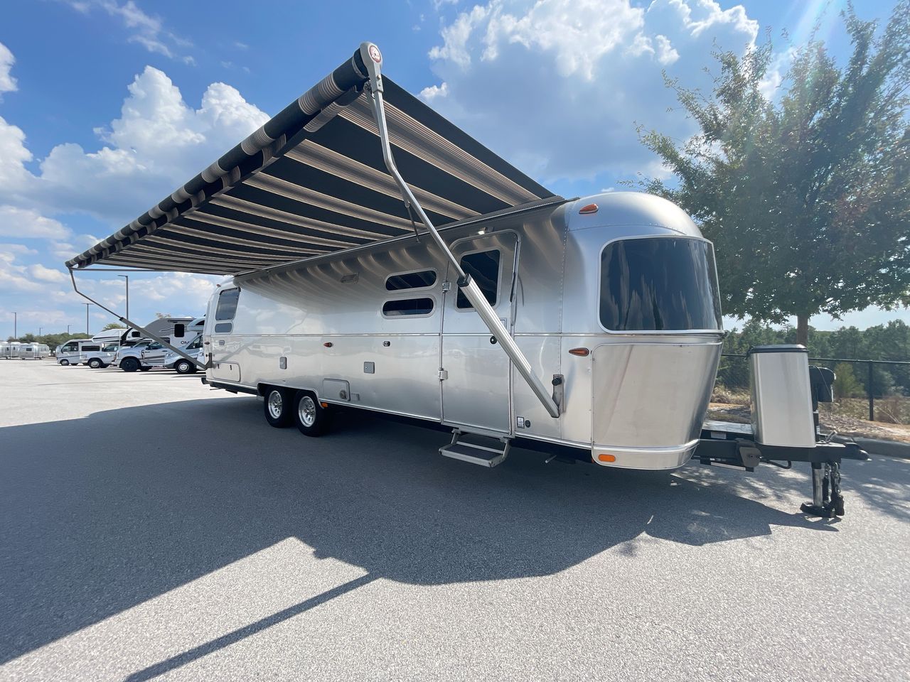 2024 Airstream 30RBT Base