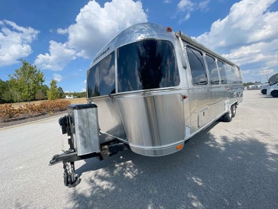 2024 Airstream 30RBT Base