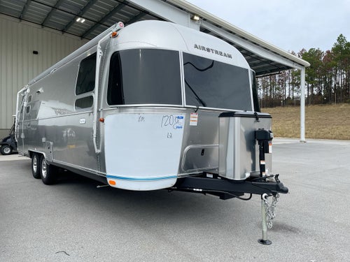 2025 Airstream 27FBQ Base