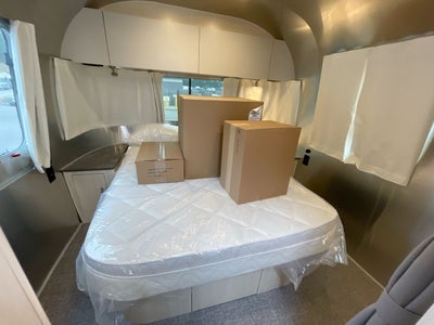 2025 Airstream 27FBQ Base