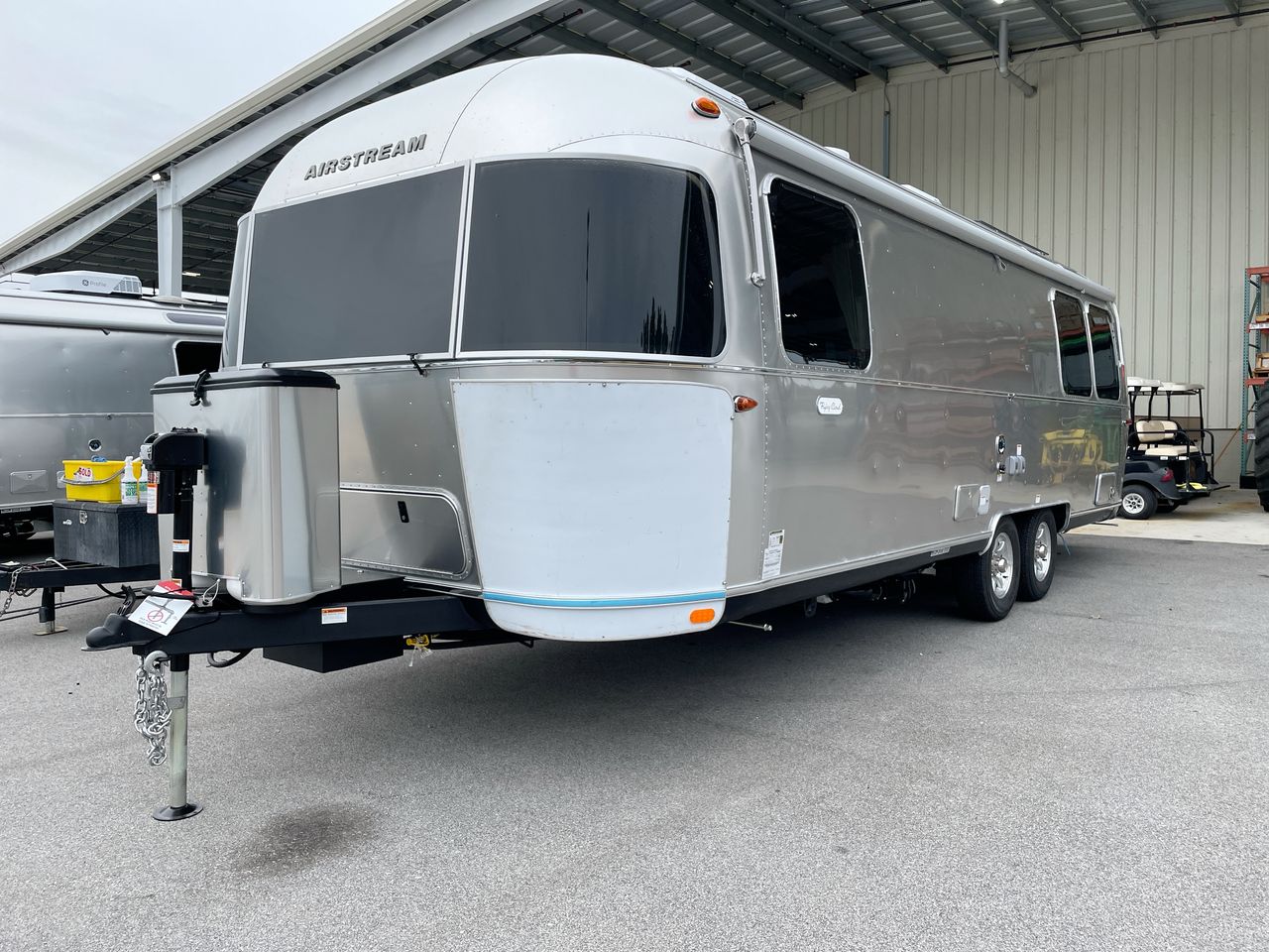 2025 Airstream 27FBQ Base