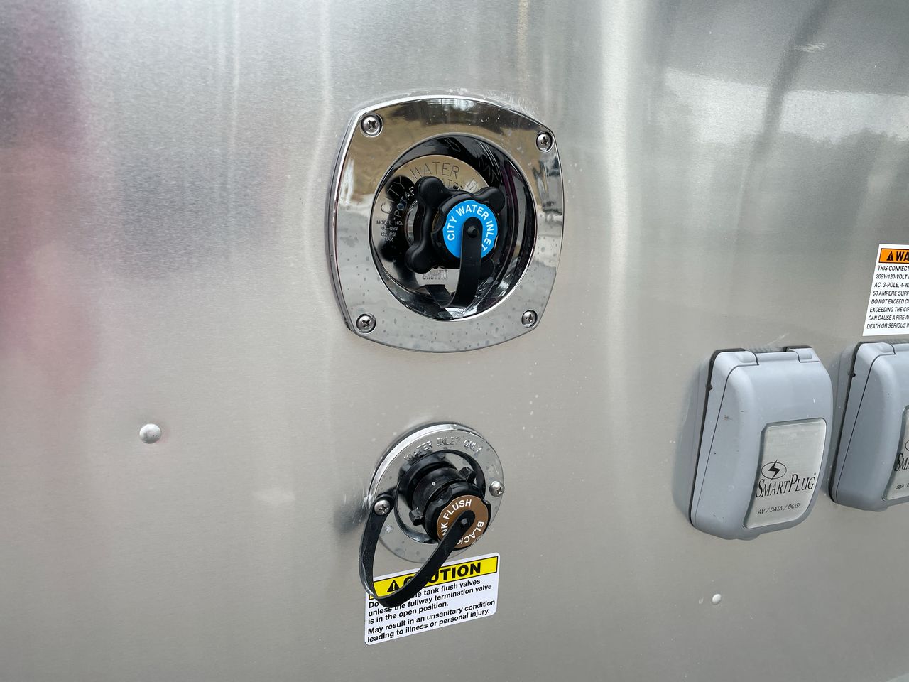 2025 Airstream 27FBQ Base