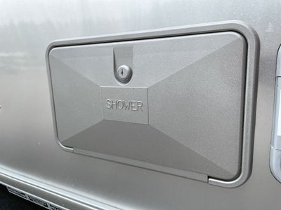 2025 Airstream 27FBQ Base