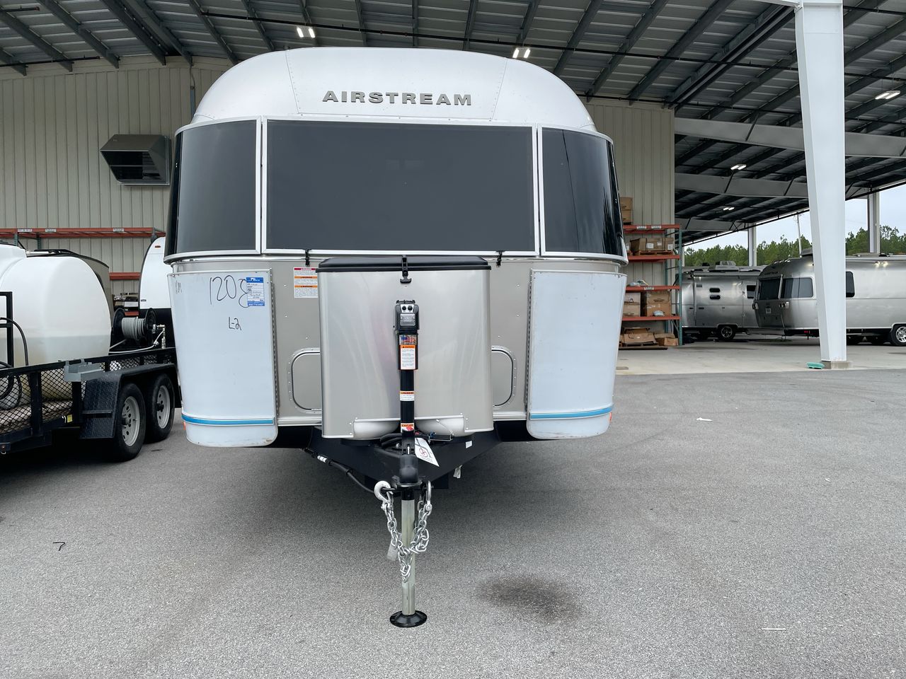 2025 Airstream 27FBQ Base