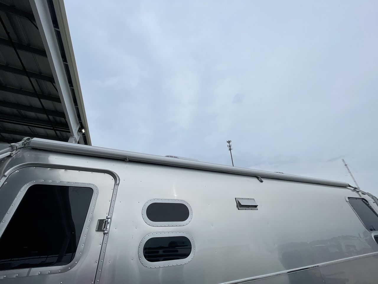 2025 Airstream 27FBQ Base