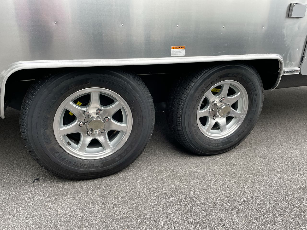 2025 Airstream 27FBQ Base