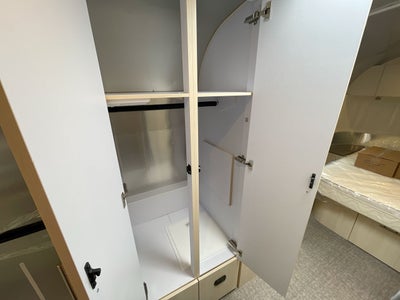 2025 Airstream 27FBQ Base