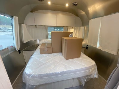 2025 Airstream 27FBQ Base