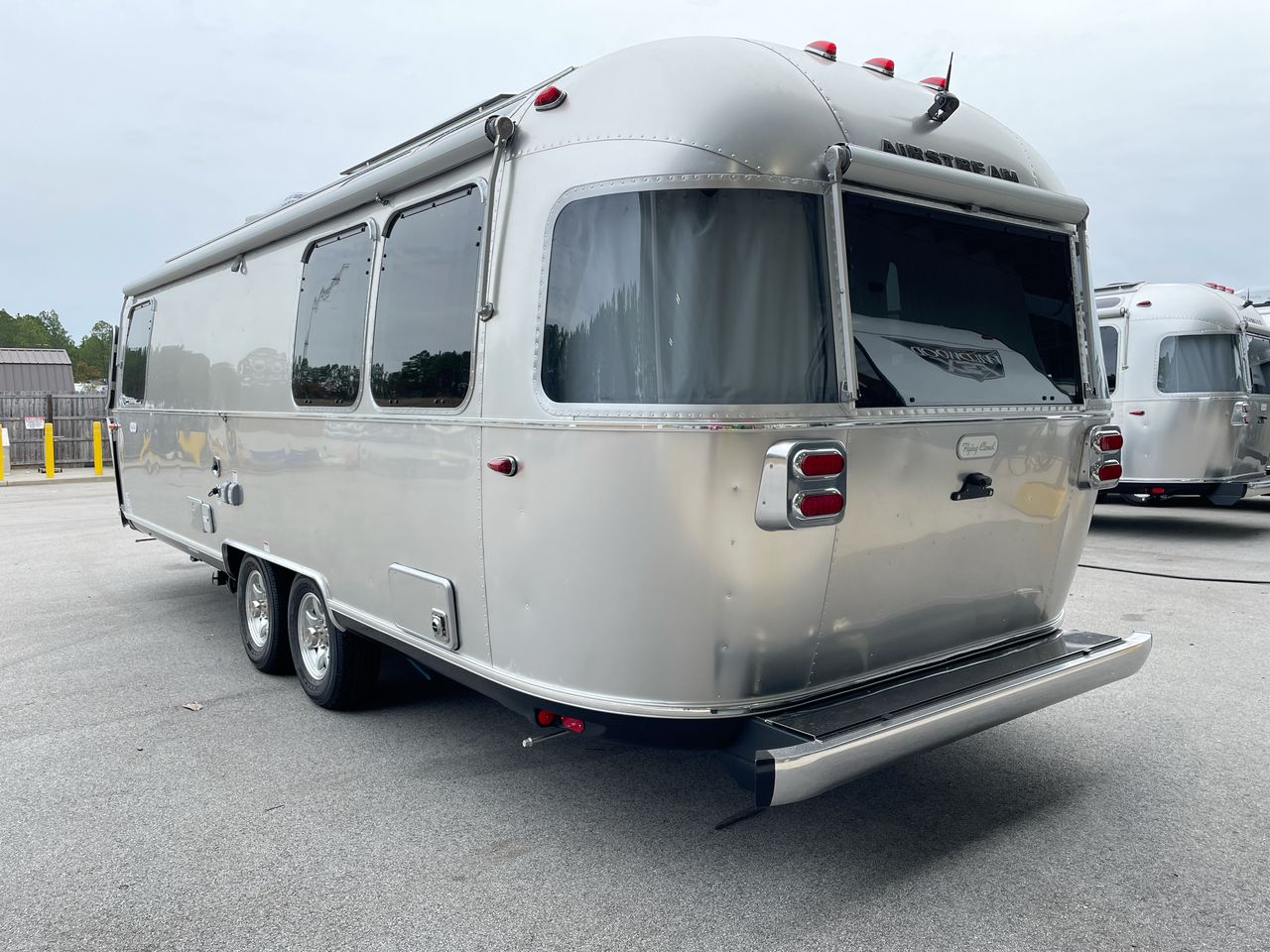 2025 Airstream 27FBQ Base