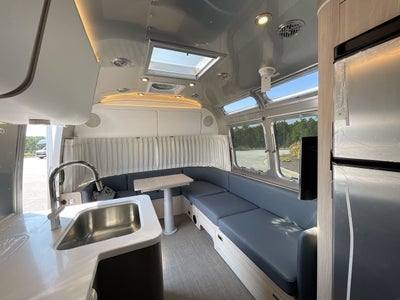 2026 Airstream 27FBQ Base