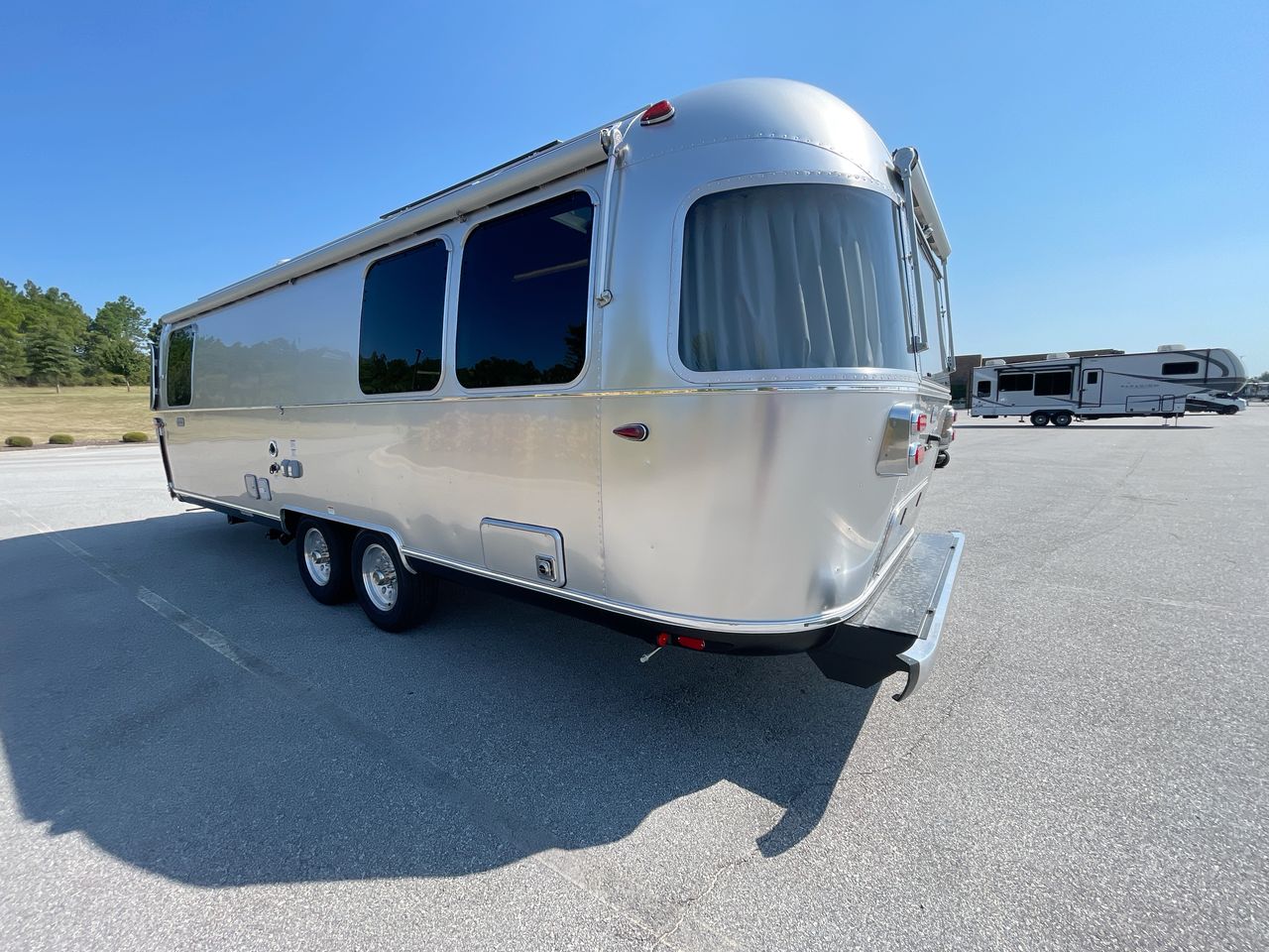 2026 Airstream 27FBQ Base