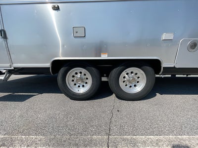 2026 Airstream 27FBQ Base