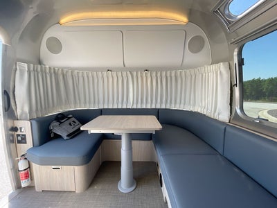 2026 Airstream 27FBQ Base