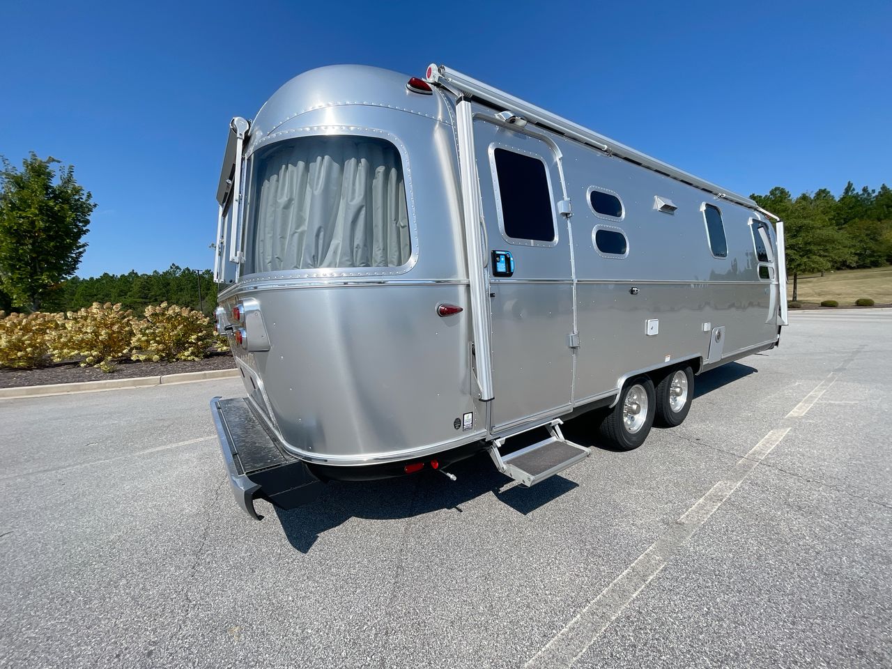 2026 Airstream 27FBQ Base