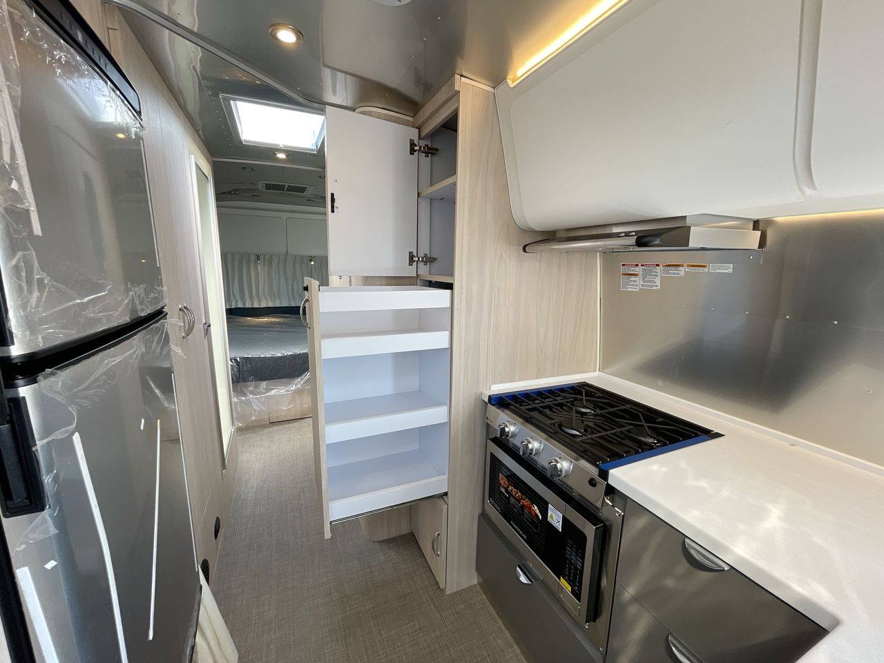 2026 Airstream 27FBQ Base