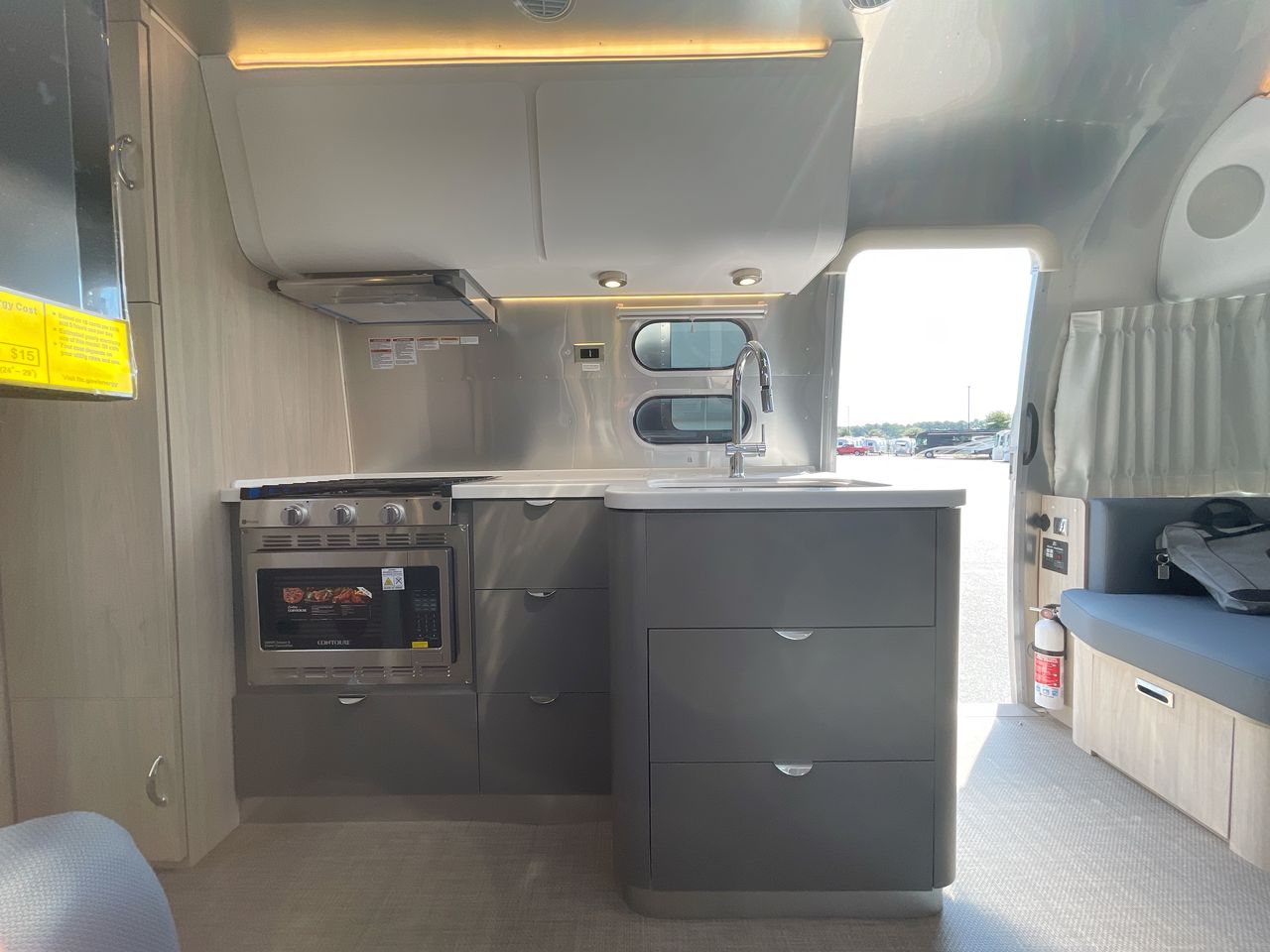 2026 Airstream 27FBQ Base