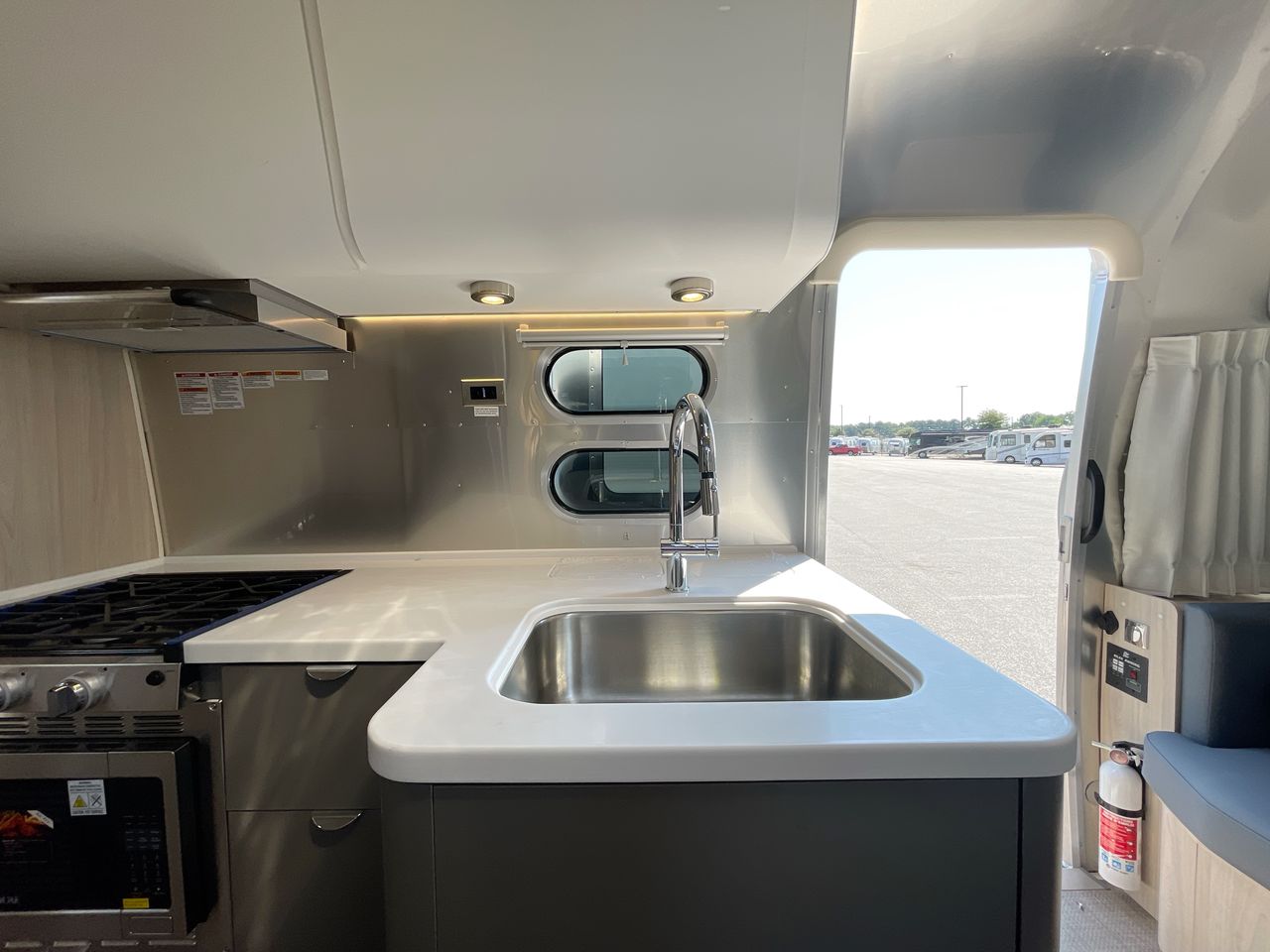 2026 Airstream 27FBQ Base
