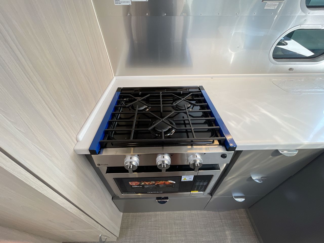 2026 Airstream 27FBQ Base