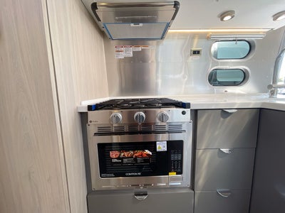 2026 Airstream 27FBQ Base