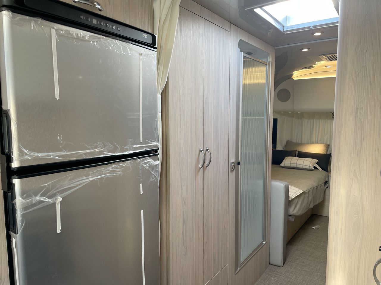2026 Airstream 27FBT Base