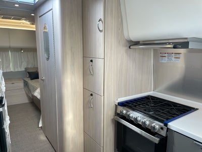 2026 Airstream 27FBT Base