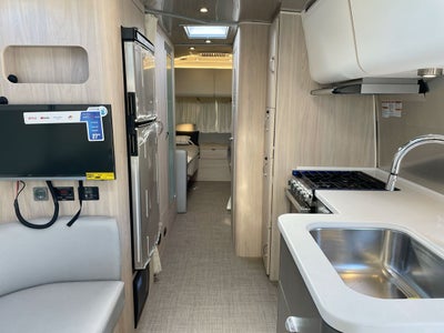 2026 Airstream 27FBT Base
