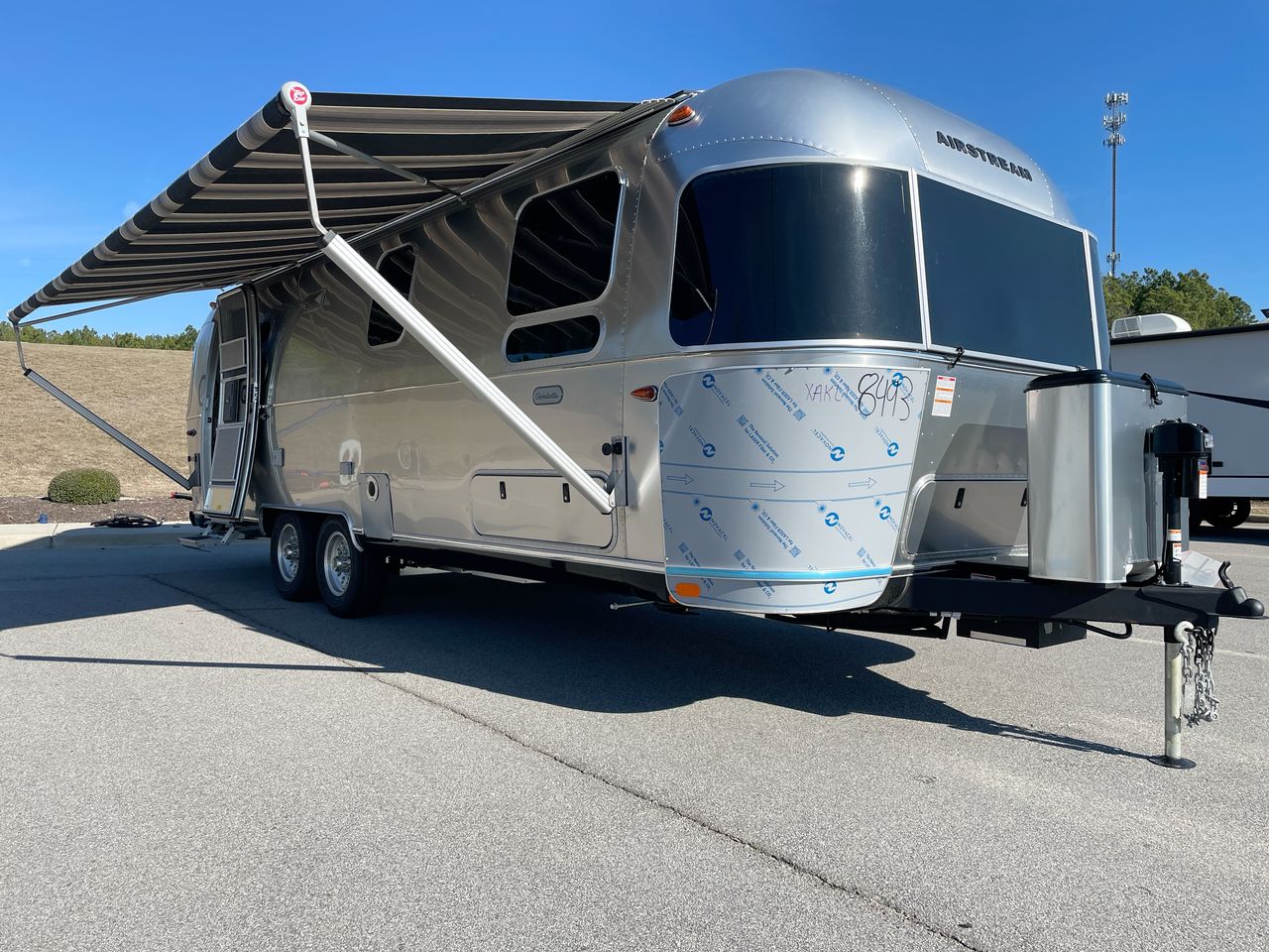 2026 Airstream 27FBT Base