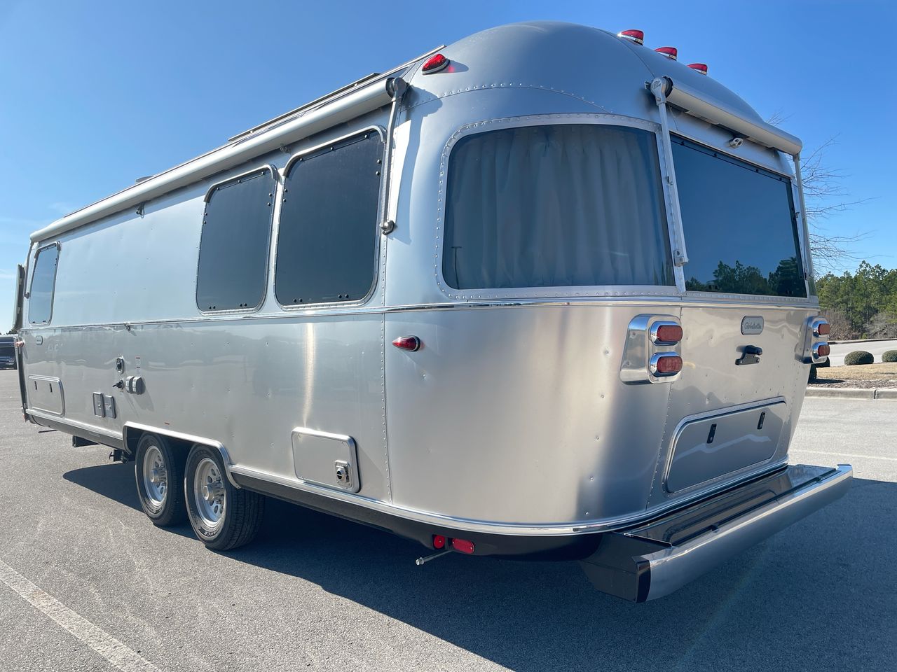 2026 Airstream 27FBT Base