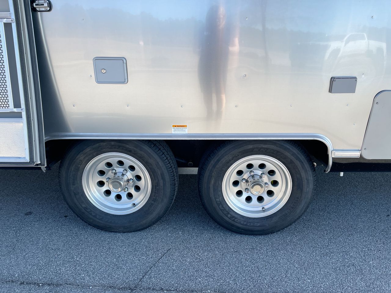 2026 Airstream 27FBT Base