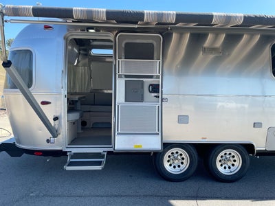 2026 Airstream 27FBT Base