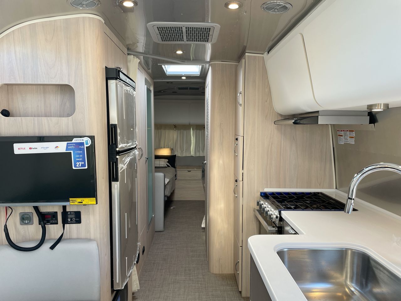 2026 Airstream 27FBT Base