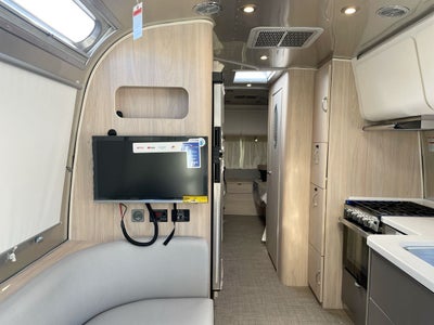 2026 Airstream 27FBT Base