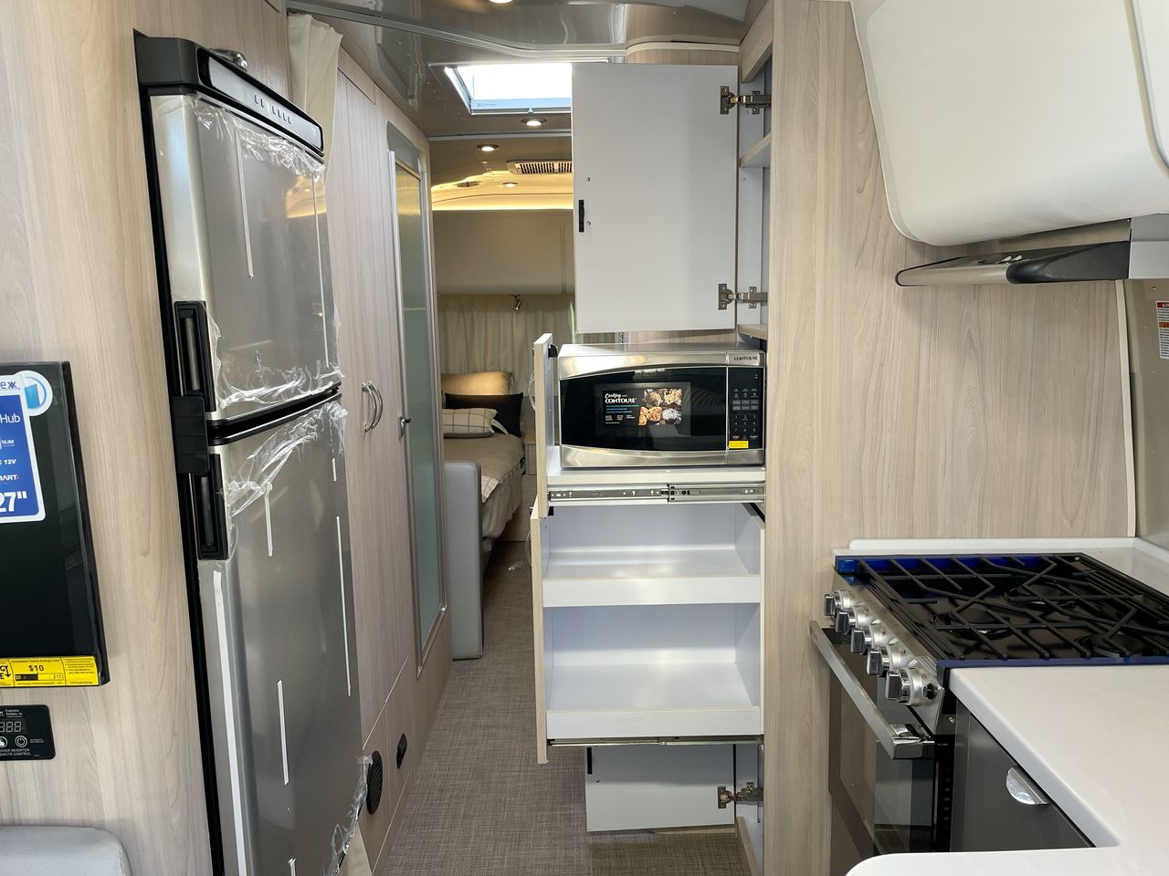 2026 Airstream 27FBT Base