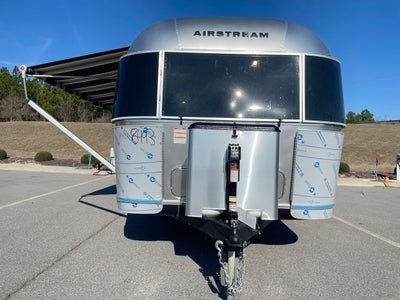2026 Airstream 27FBT Base